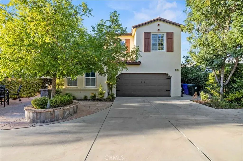 24303 Las Palmas Street, Valencia