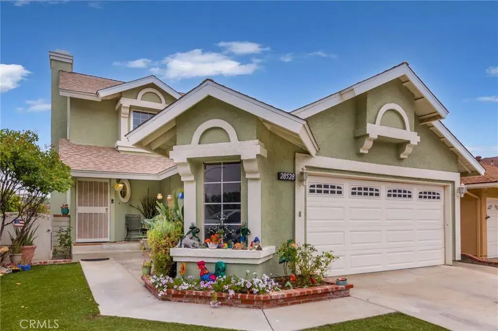 28528 Sugar Pine Way, Saugus