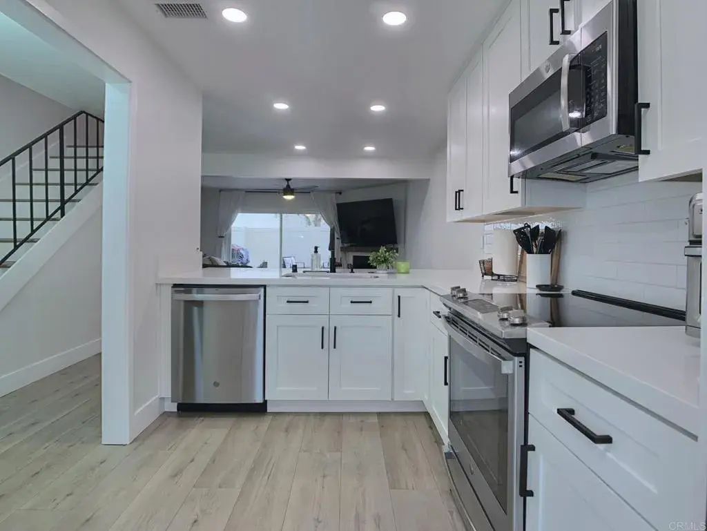 9230 Carlton Oaks Drive, Santee