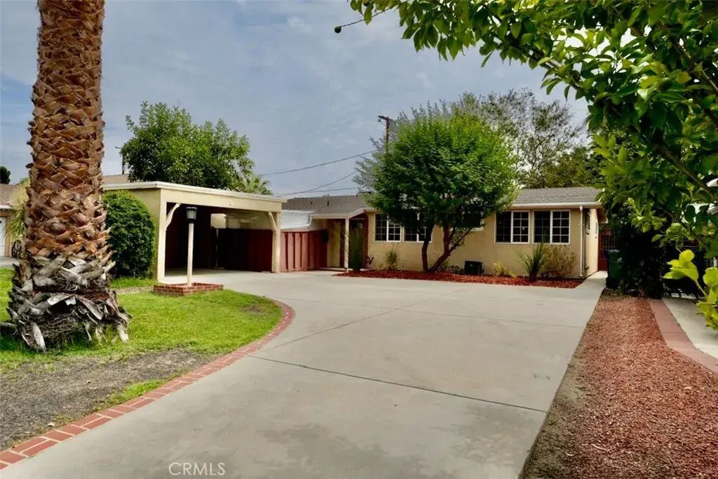 8512 Fullbright Avenue, Winnetka