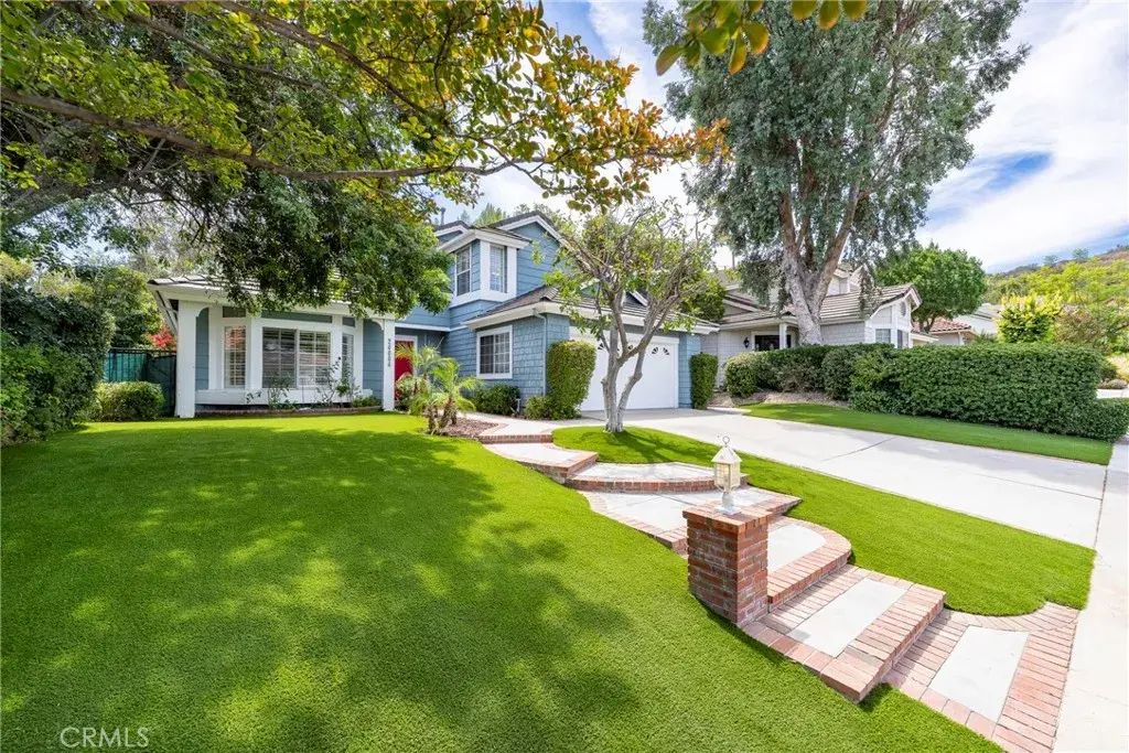 24004 Arminta Street, West Hills