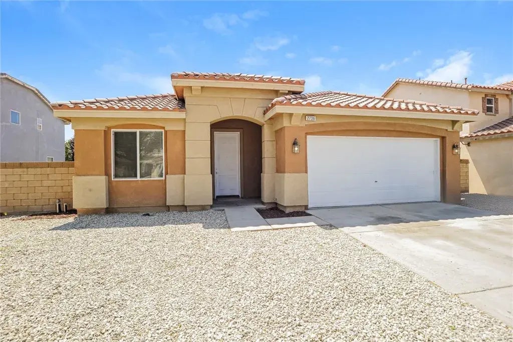 2736 Garnet Lane, Lancaster