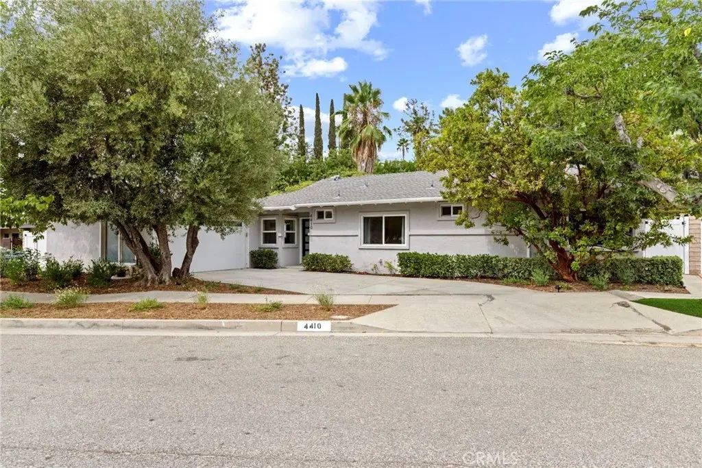4410 Canoga Drive, Woodland Hills