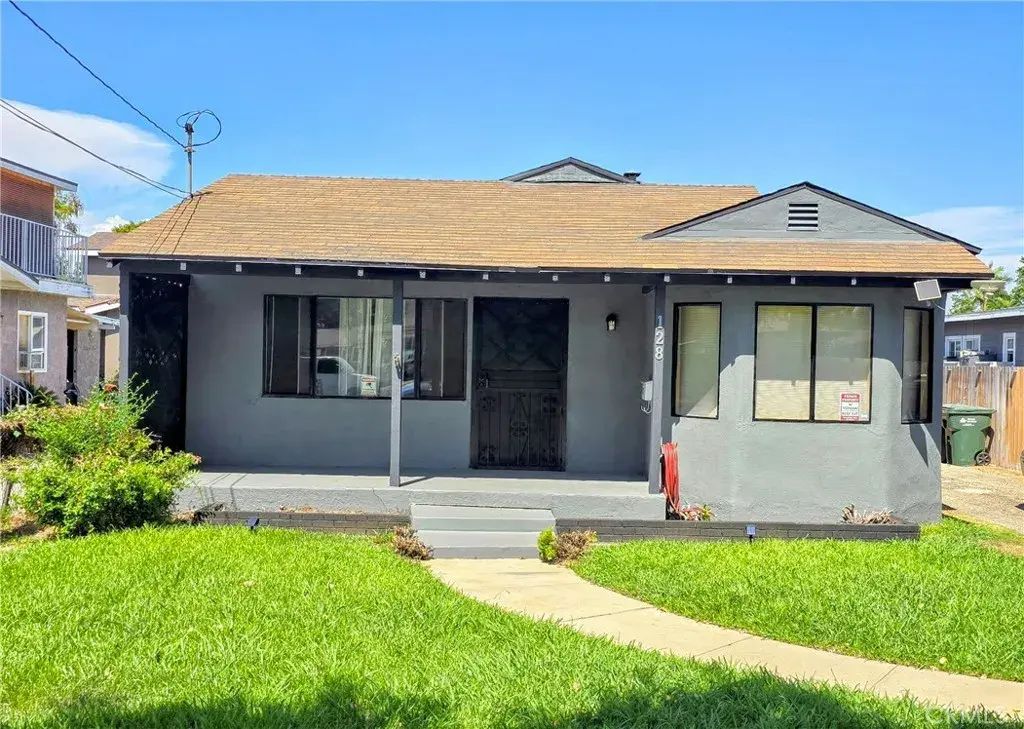 128 W Roosevelt Avenue, Montebello