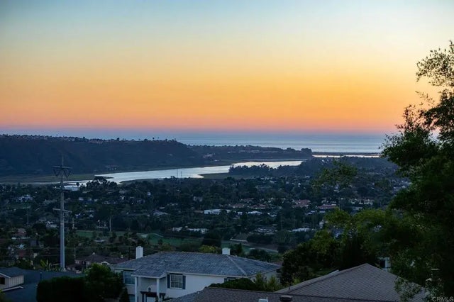 6817 Vianda Ct Court, Carlsbad