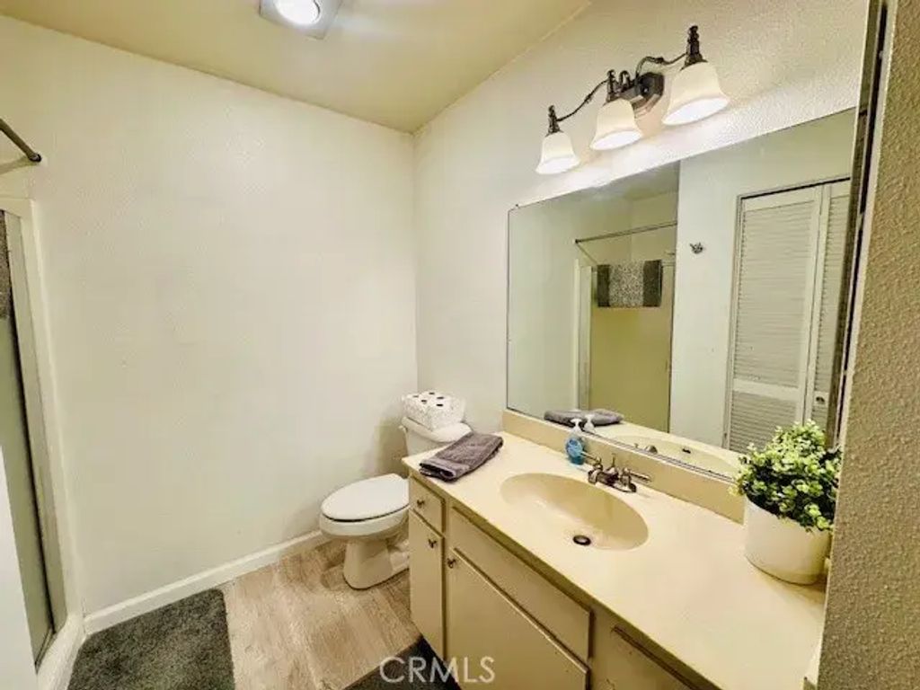 16 Flag Way C, Paso Robles