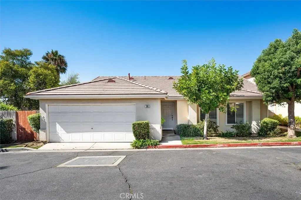15232 Foothill Boulevard 138, Sylmar
