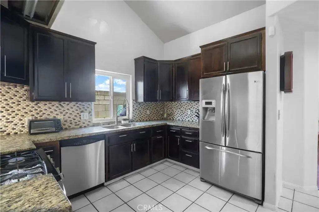 11529 Hunnewell Avenue, Sylmar