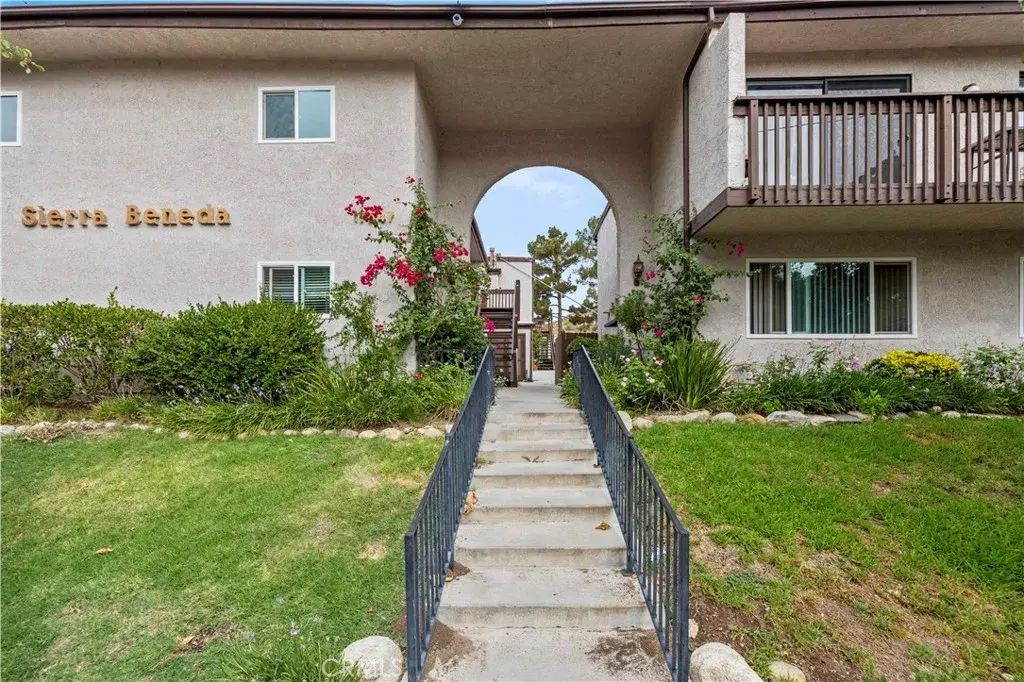 17847 Beneda Lane 13, Canyon Country