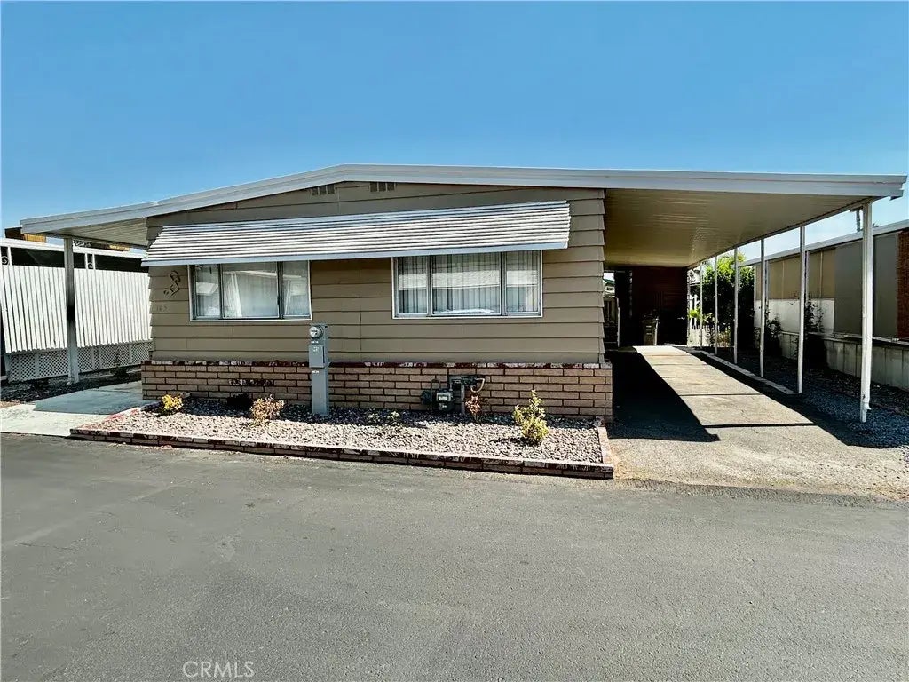 725 W Thornton Ave 105, Hemet