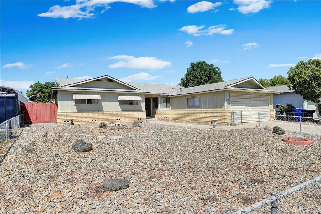 37 S Olive Street, Lemoore