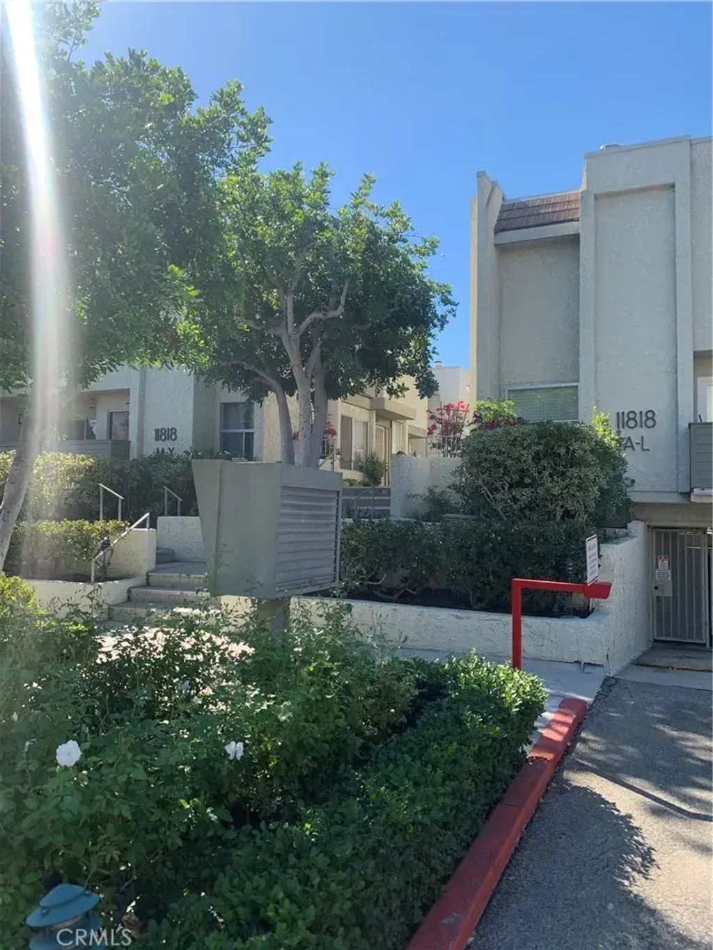 11818 Moorpark Street H, Studio City