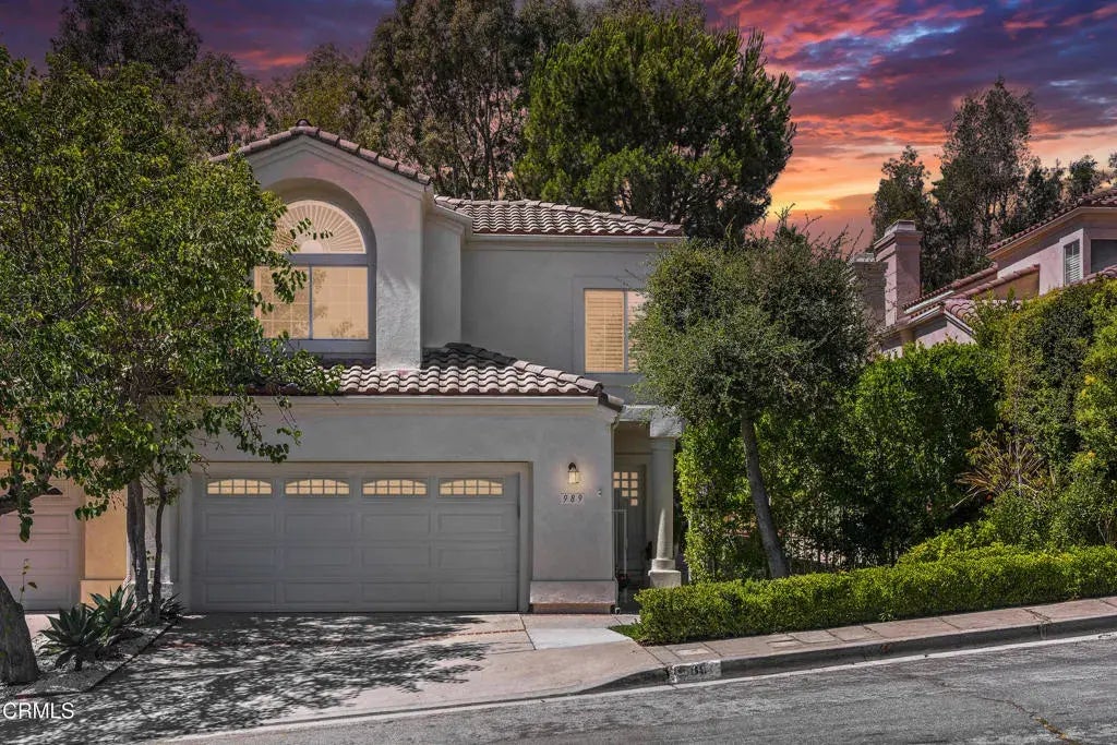989 Calle La Primavera, Glendale