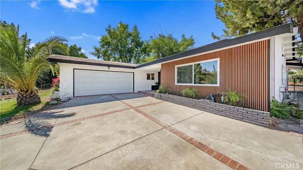 22137 Gresham Street, West Hills