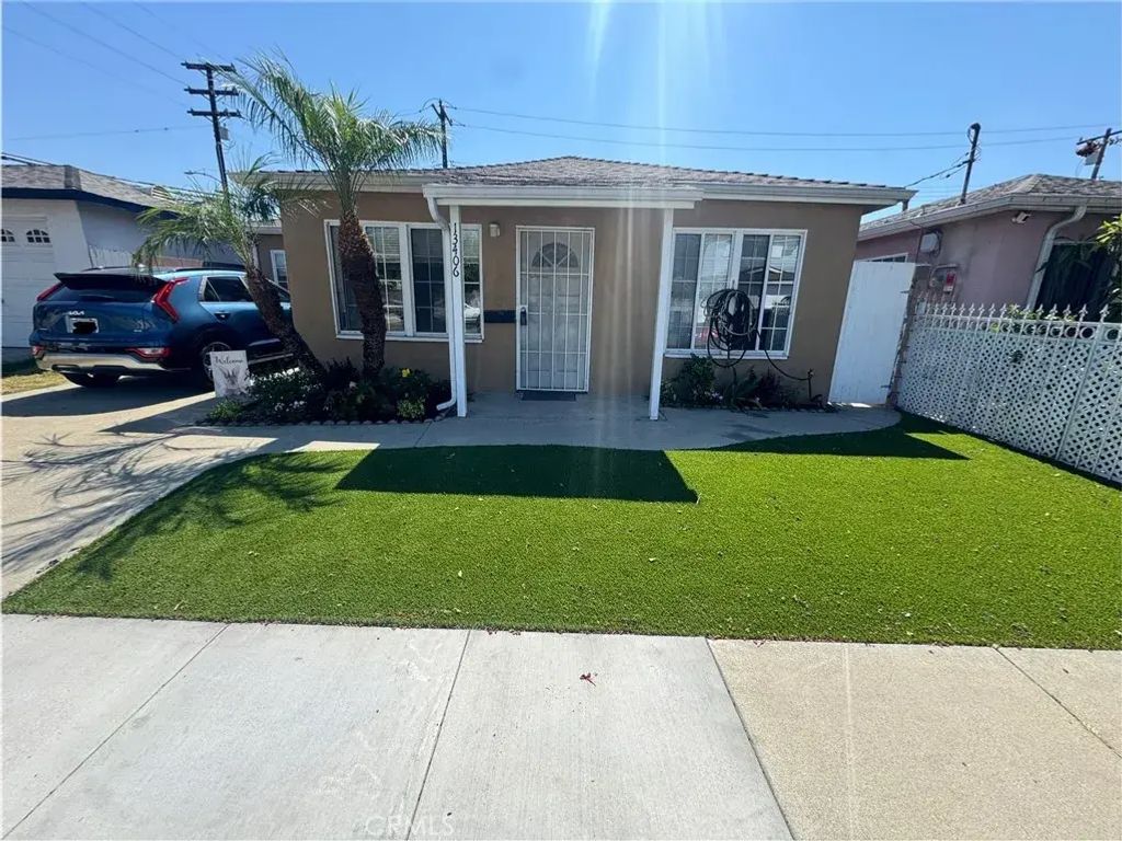 13406 Earnshaw Avenue, Downey