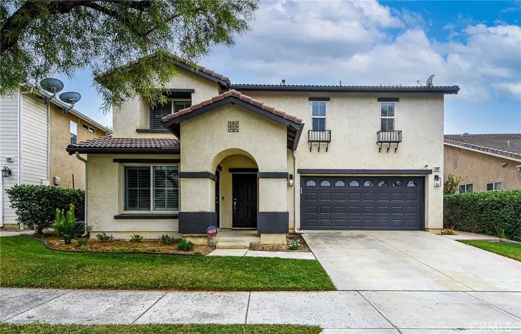 11087 Evergreen, Corona
