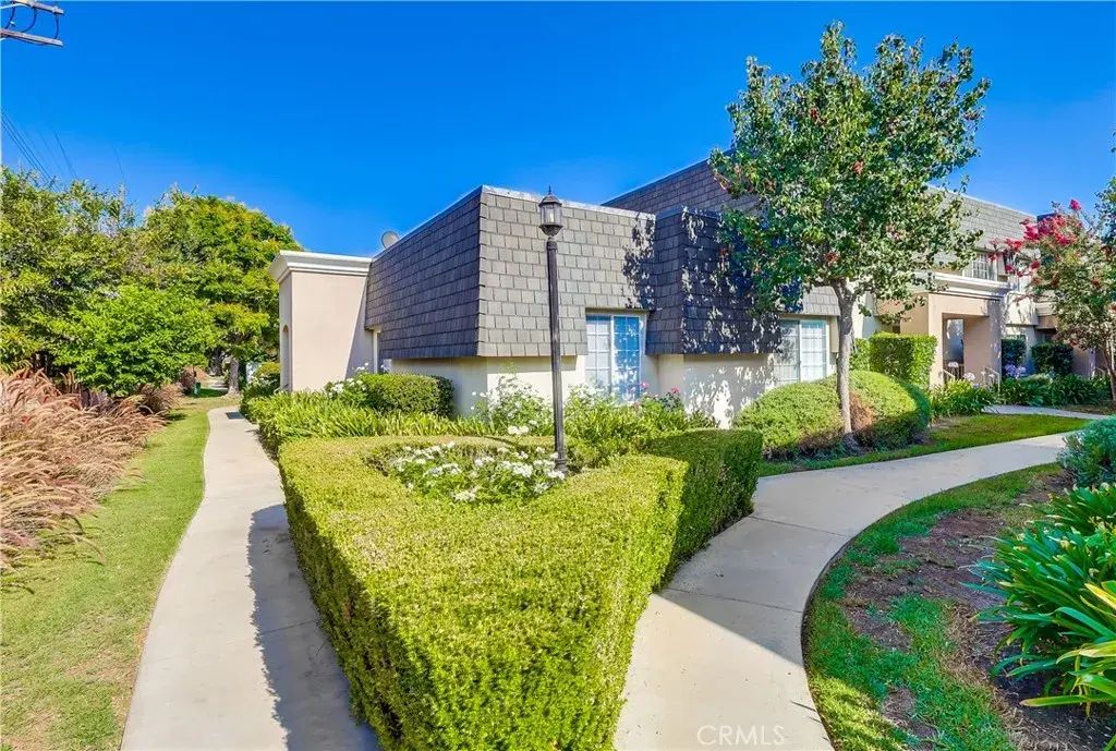 19155 Haynes Street 5, Reseda