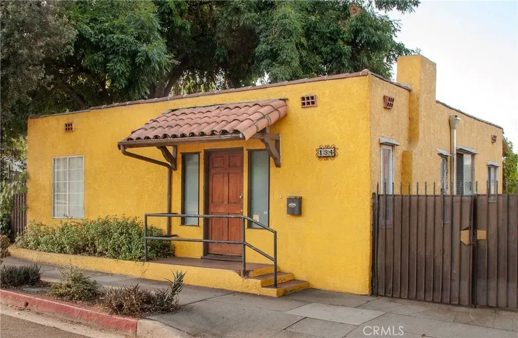 194 E Washington Boulevard, Pasadena
