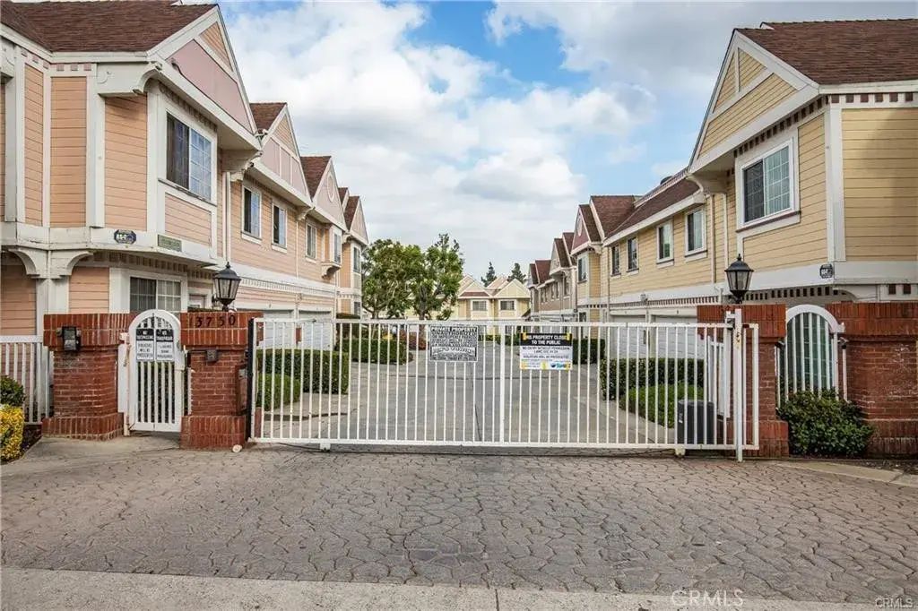13750 Hubbard Street 77, Sylmar
