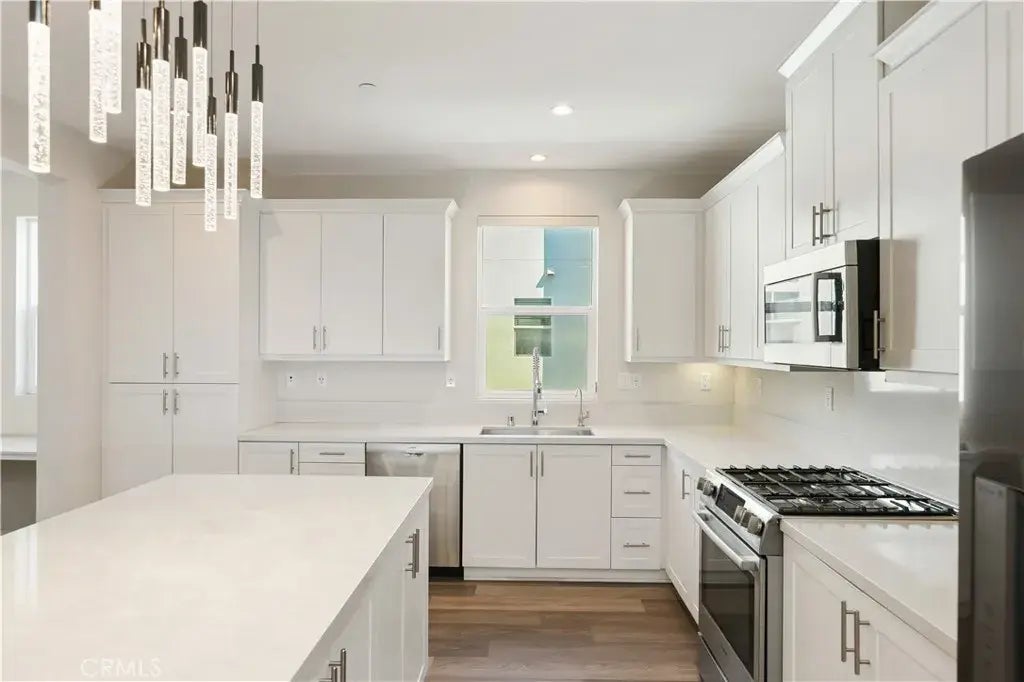 2238 Synergy, Irvine