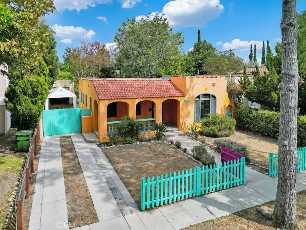 4948 Riverton Avenue, North Hollywood