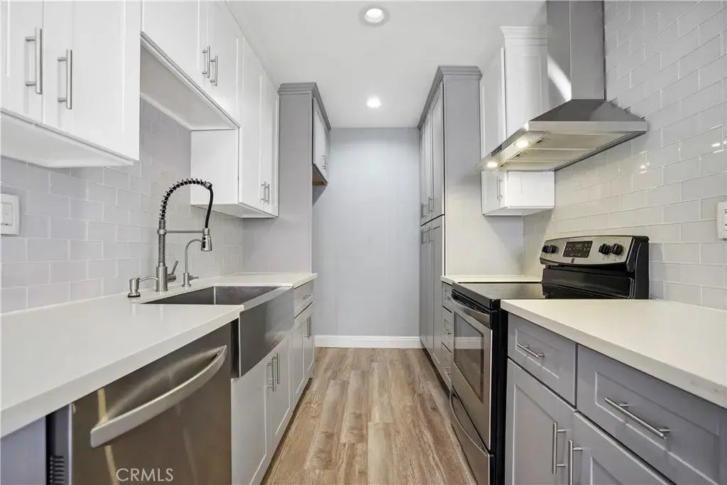 5414 Newcastle Avenue 66, Encino