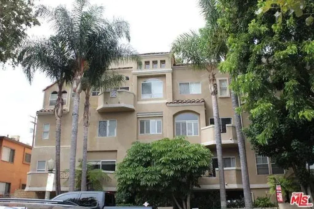 12060 Hoffman Street 206, Studio City