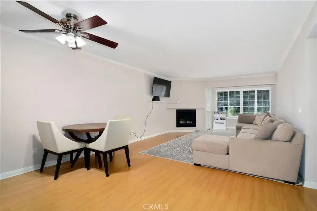 5530 Owensmouth Avenue 123, Woodland Hills