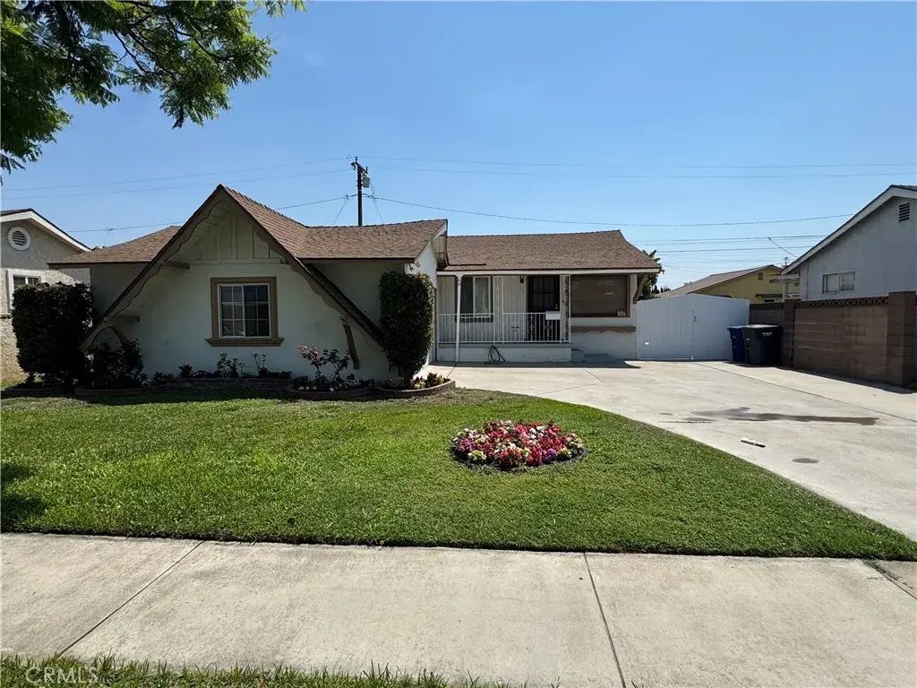 20608 Hawaiian Avenue, Lakewood