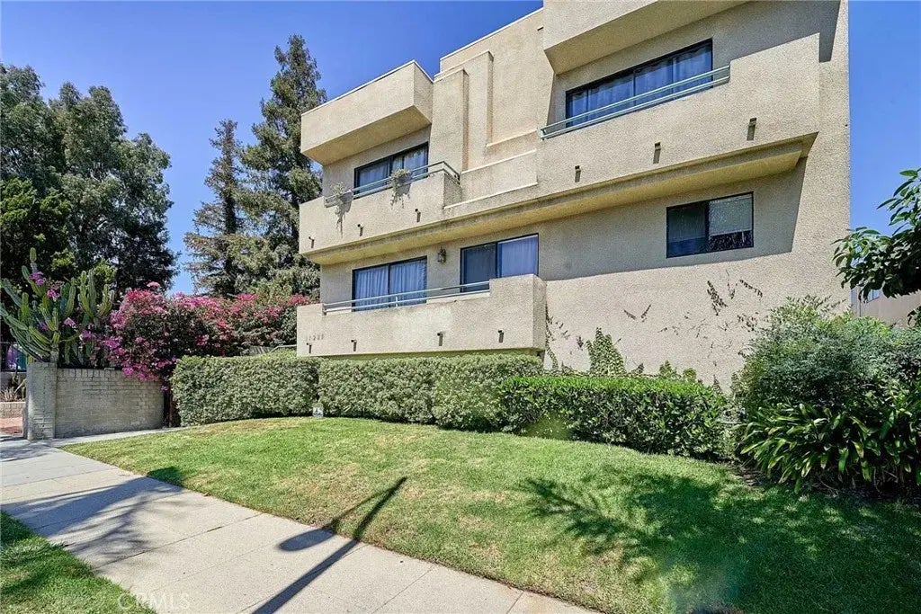 17225 Chatsworth Street 111, Granada Hills