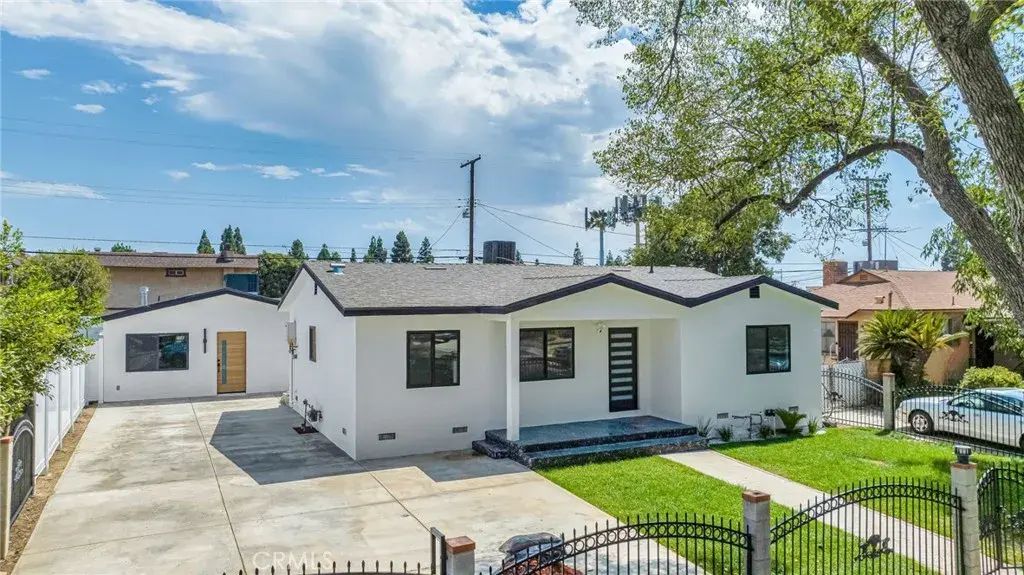 14448 Pinney Street, Arleta