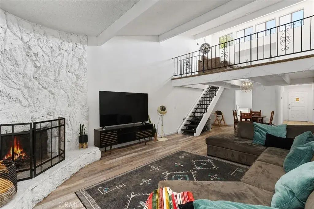 5082 Los Olivos Way, Riverside