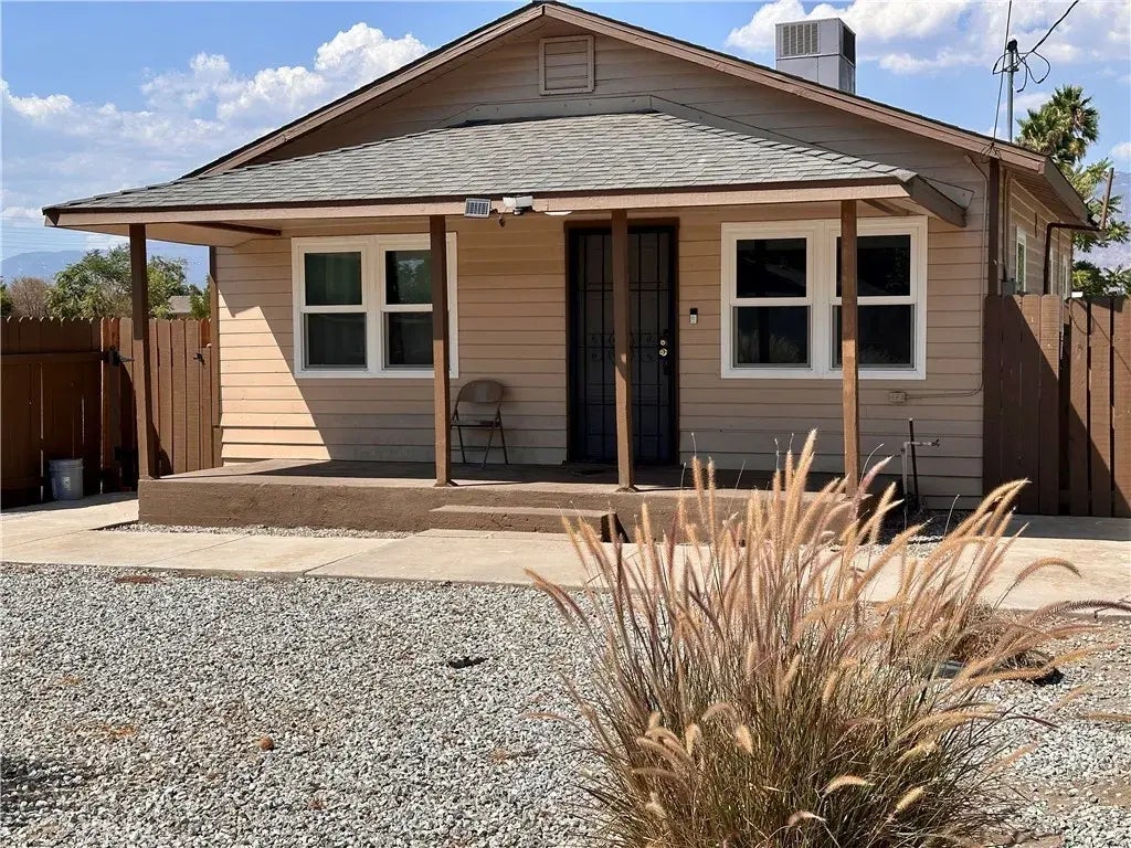 1086 E 2nd Street, San Bernardino