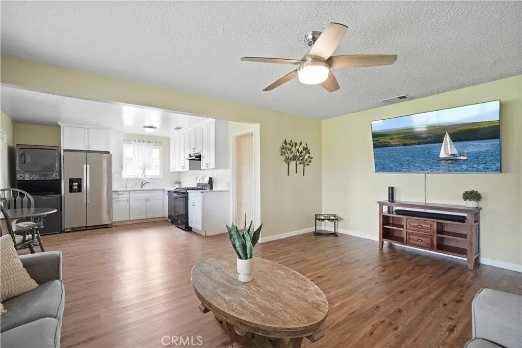 44325 3rd Street East, Lancaster