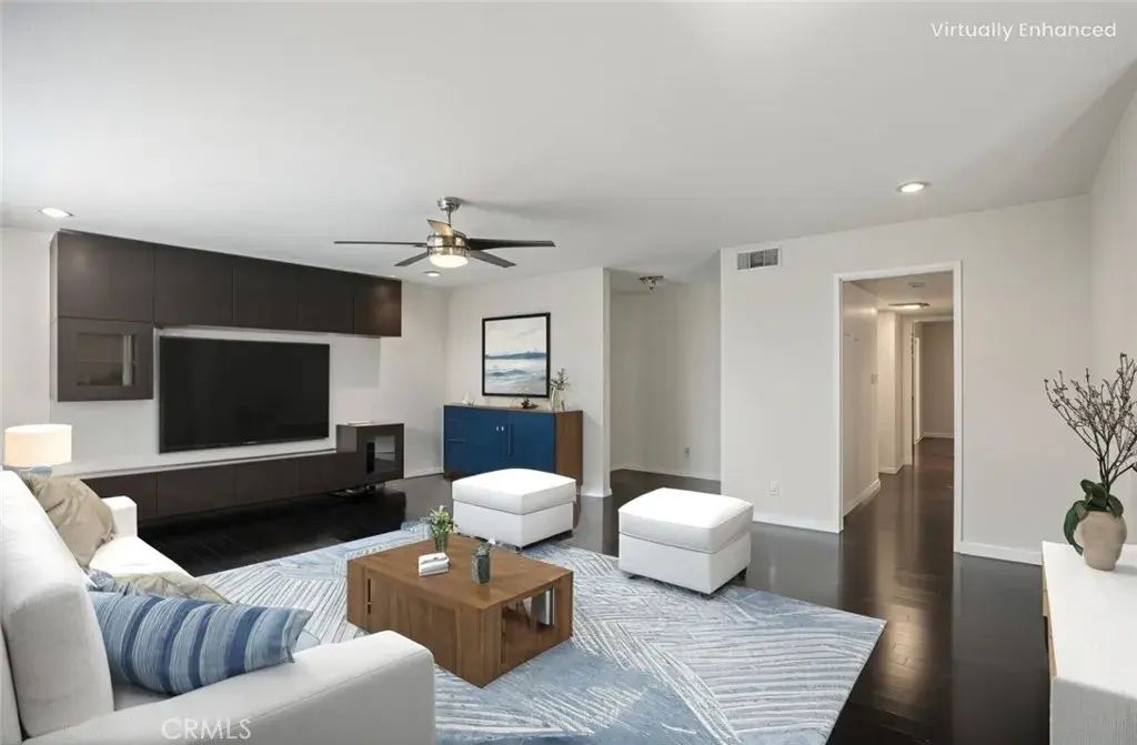 3939 N Virginia Road 216, Long Beach