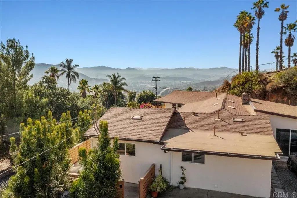 11694 Hi Ridge Road, Lakeside