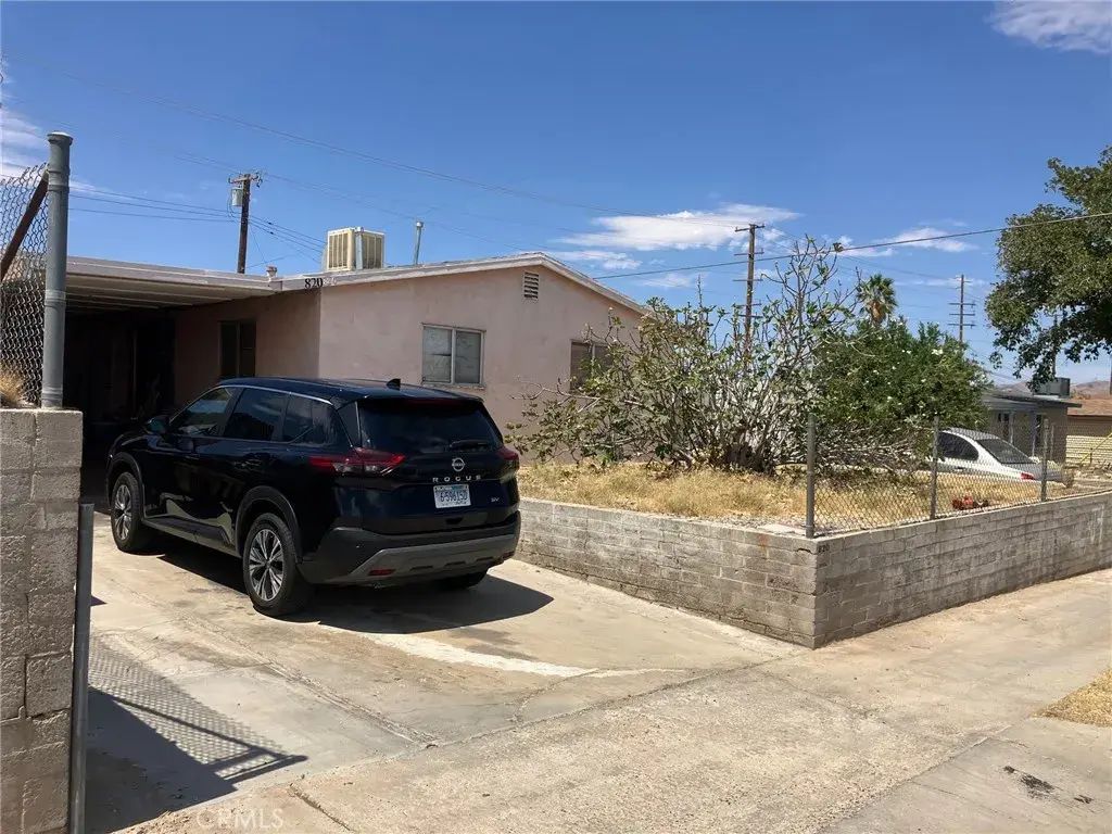 820 Lillian Drive, Barstow