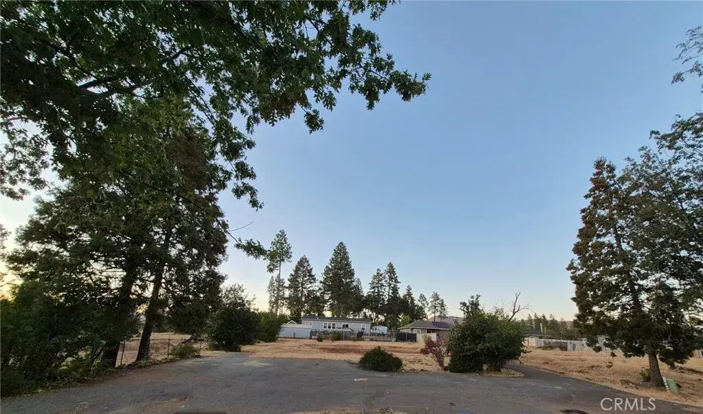 1761 Silverthorne, Paradise