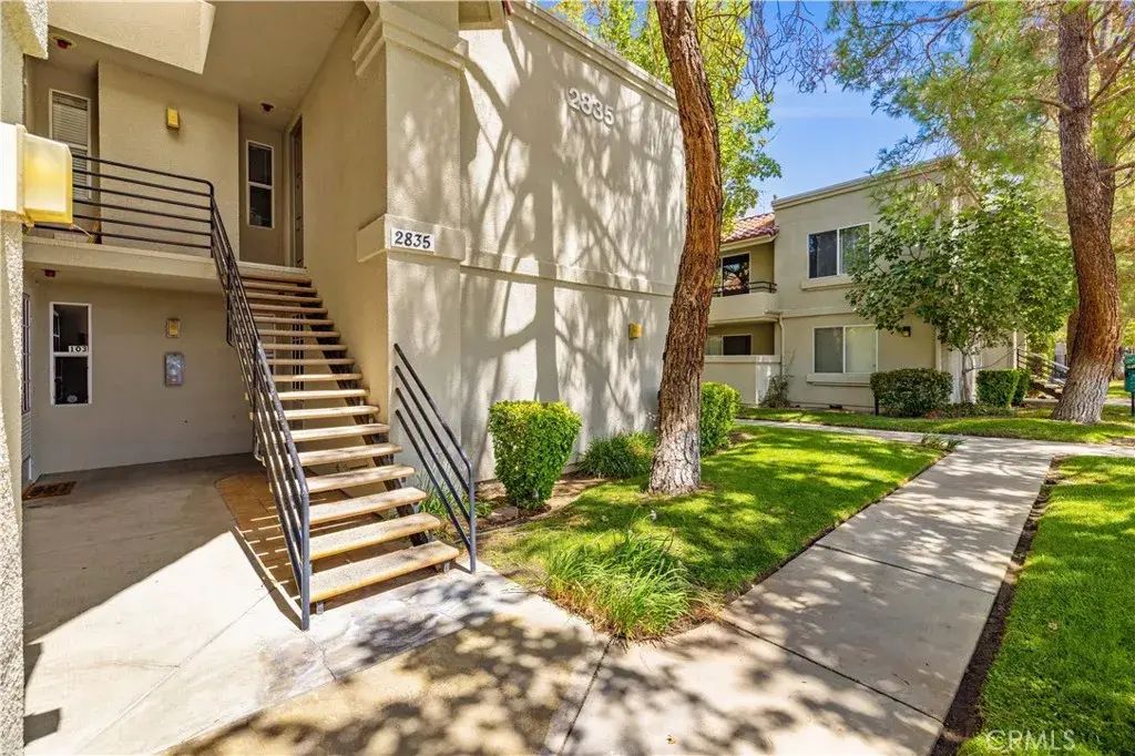 2835 W Avenue K12 202, Lancaster