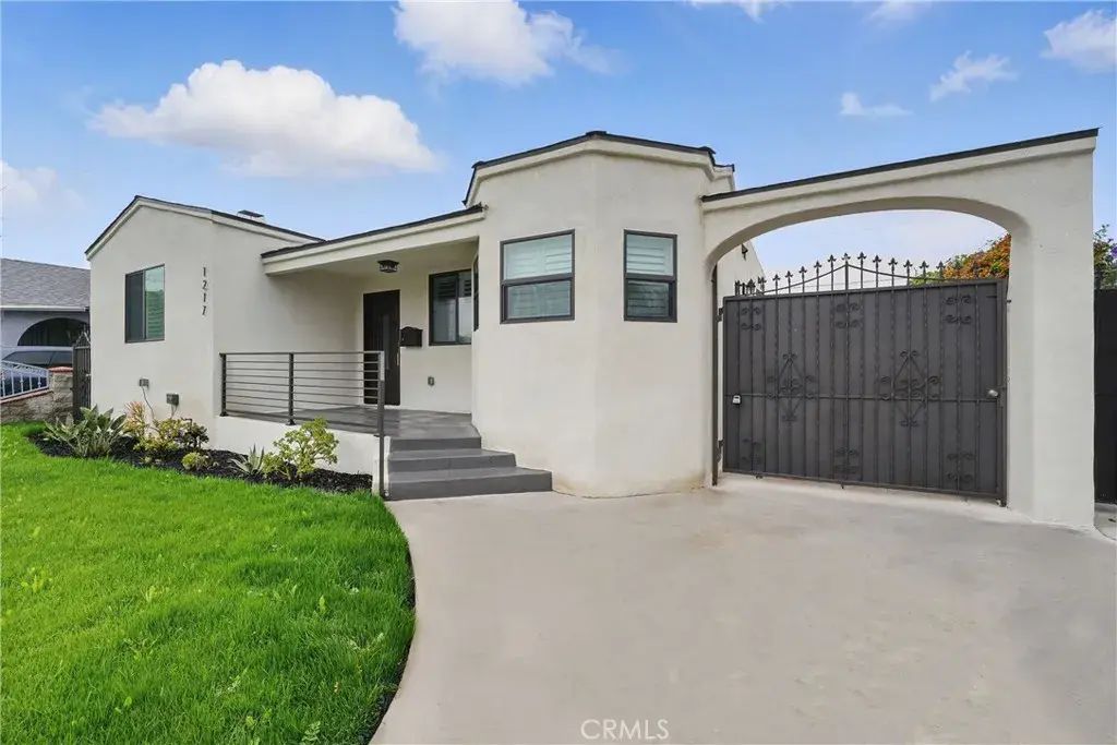 1217 W 77th Street, Los Angeles