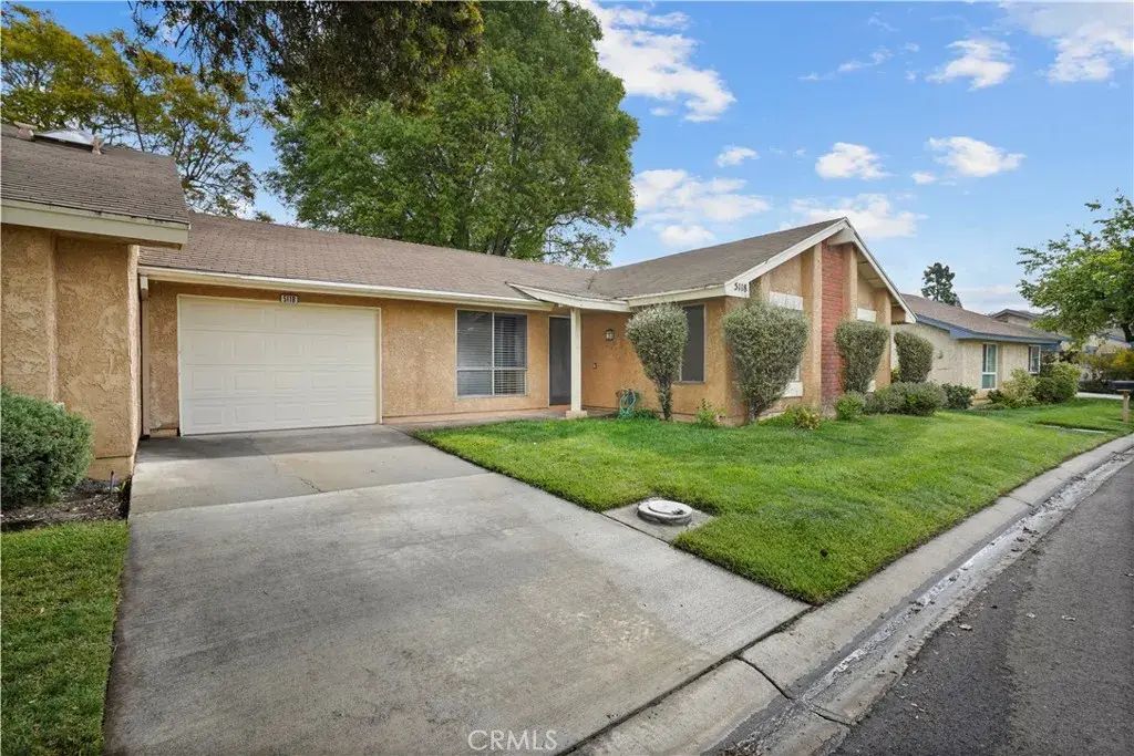 5118 Village 5, Camarillo