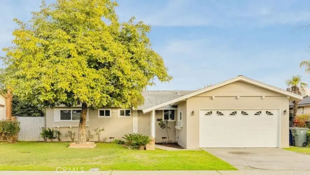 2923 Fine Ave, Clovis