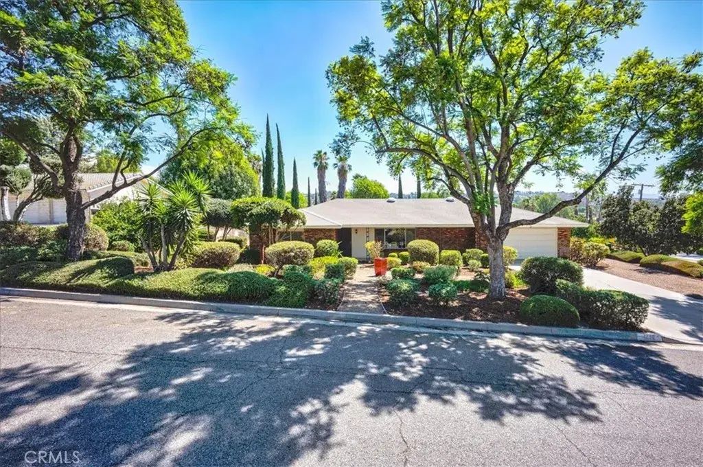 1290 Highridge Street, Riverside