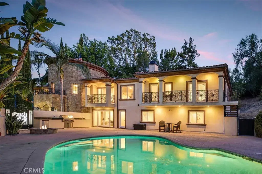 19554 Wells Drive, Tarzana