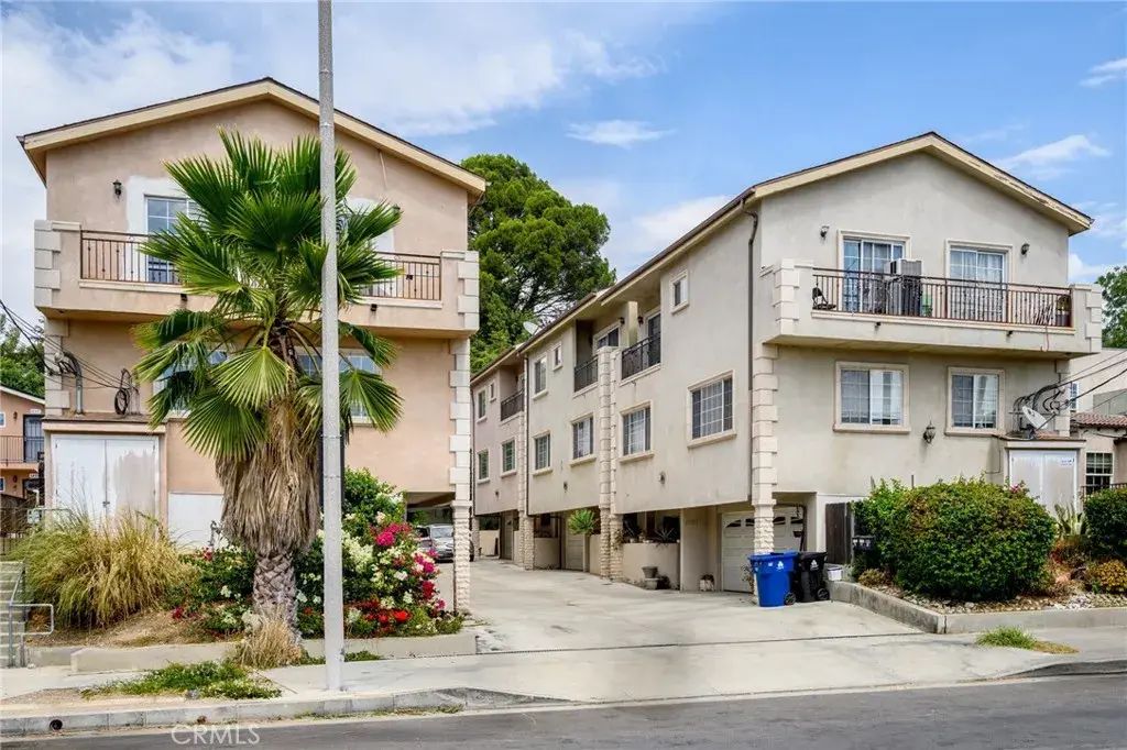 6827 Valmont Street, Tujunga