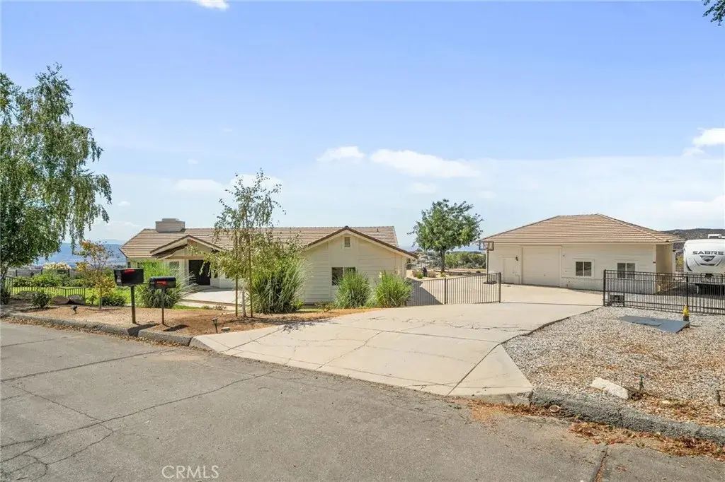 13288 Oak Crest Drive, Yucaipa