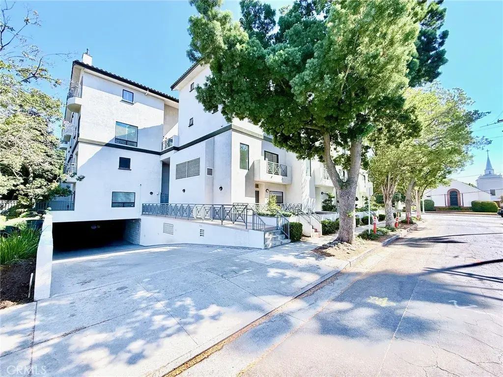 111 S Oak Knoll Avenue 108, Pasadena