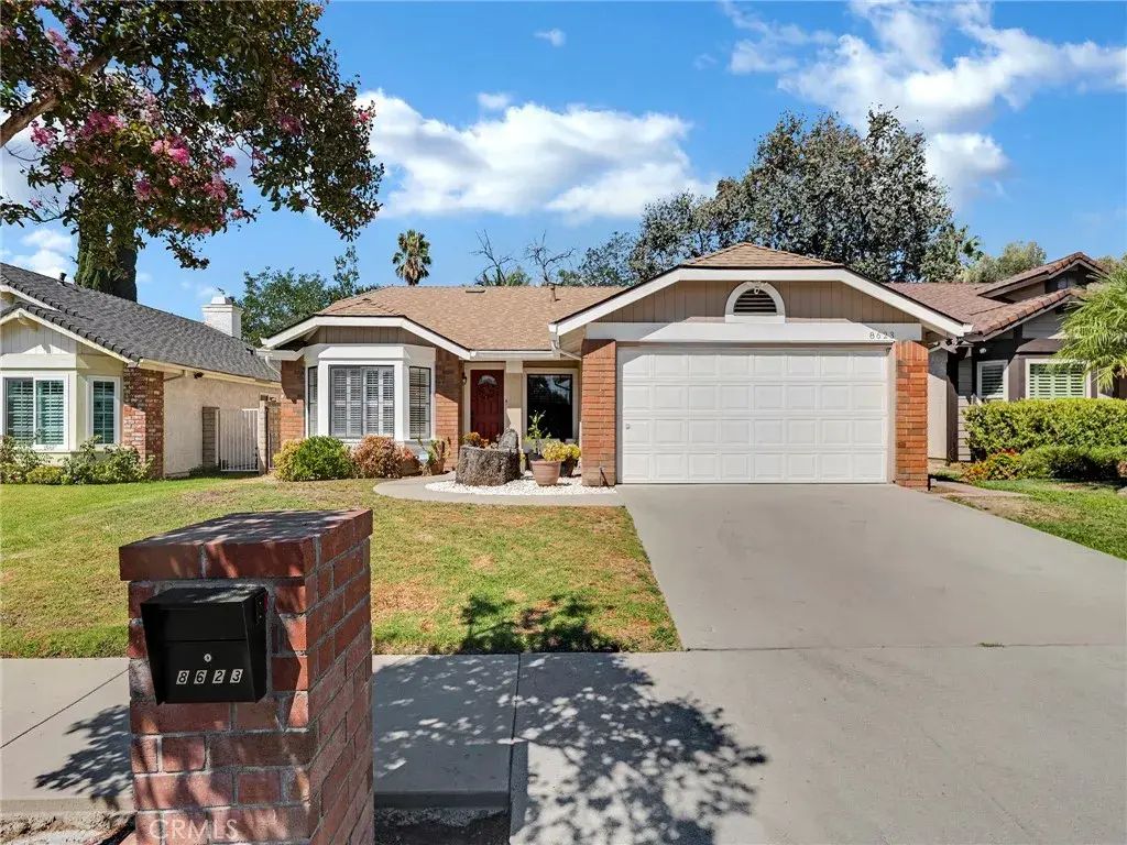 8623 Lurline Avenue, Winnetka