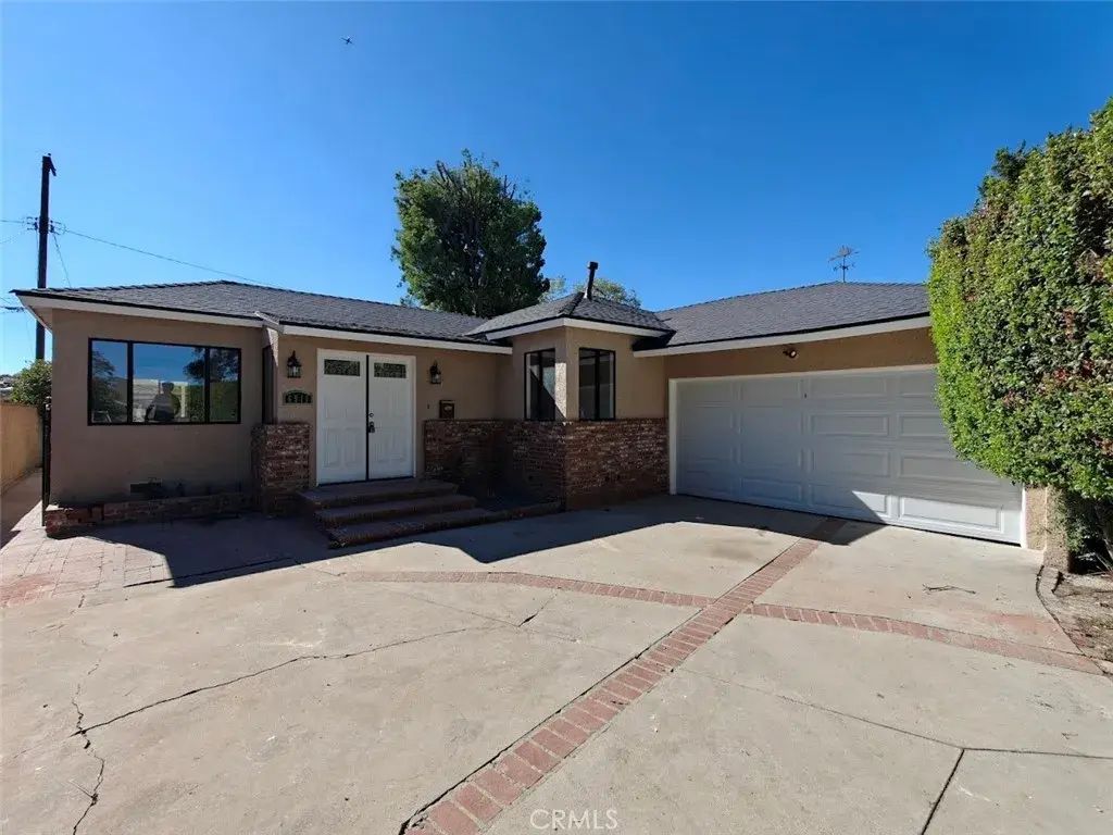 6911 Enfield Avenue, Reseda