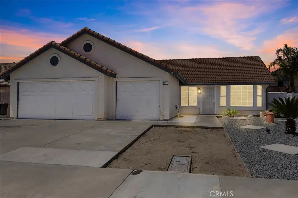 671 Zinnia Street, Hemet